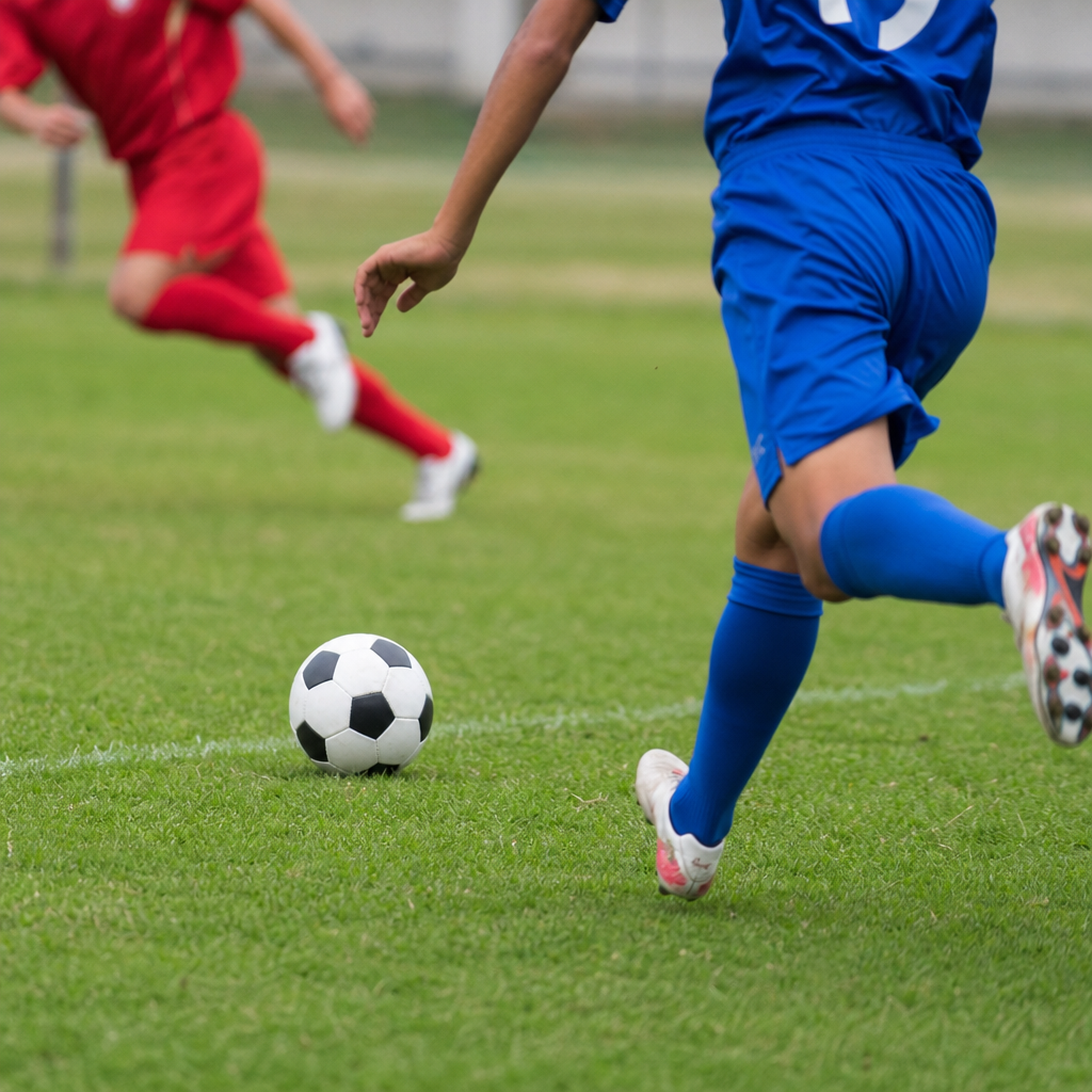 サッカーのインターセプト、狙いすぎ注意。外すリスクと行く判断